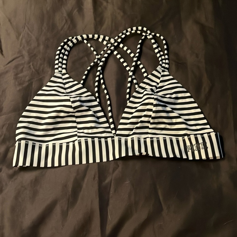 Pink by Victoria’s Secret sports bra